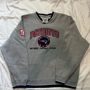 Lee Men’s Gray Patriots Sweater